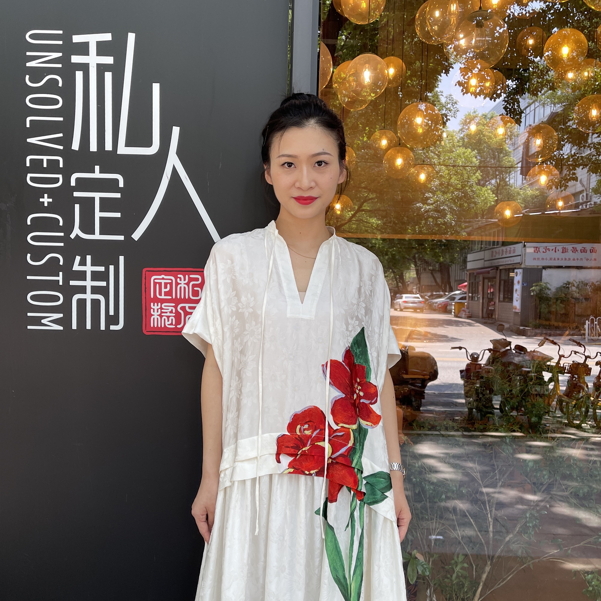 UNSOLVED CUSTOM/未解白底一枝花V领套头阔版夏季长款连衣裙时尚