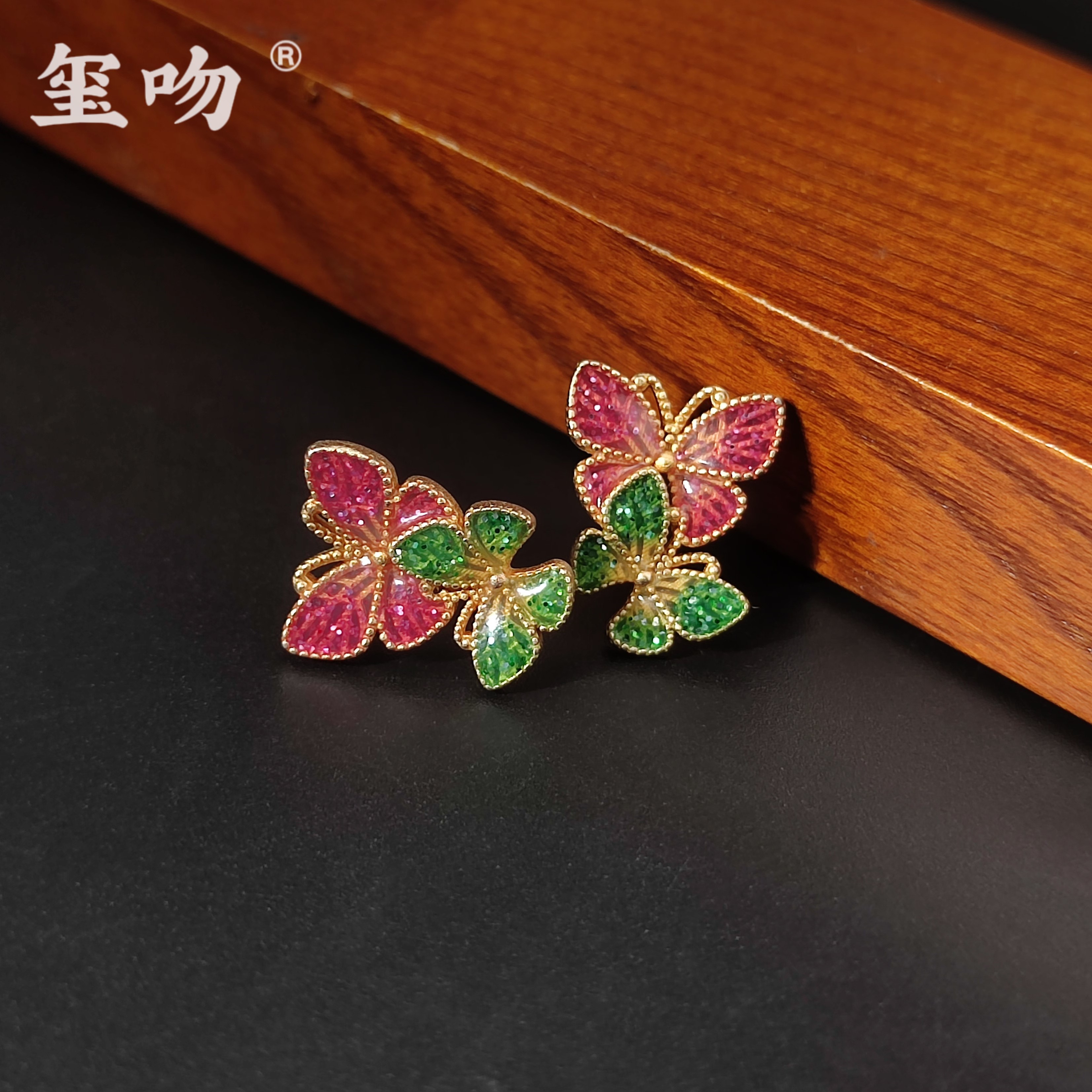 玺吻 925银耳饰 【玺吻】s925复古珐琅彩渐变手工彩色蝴蝶耳钉ES251
