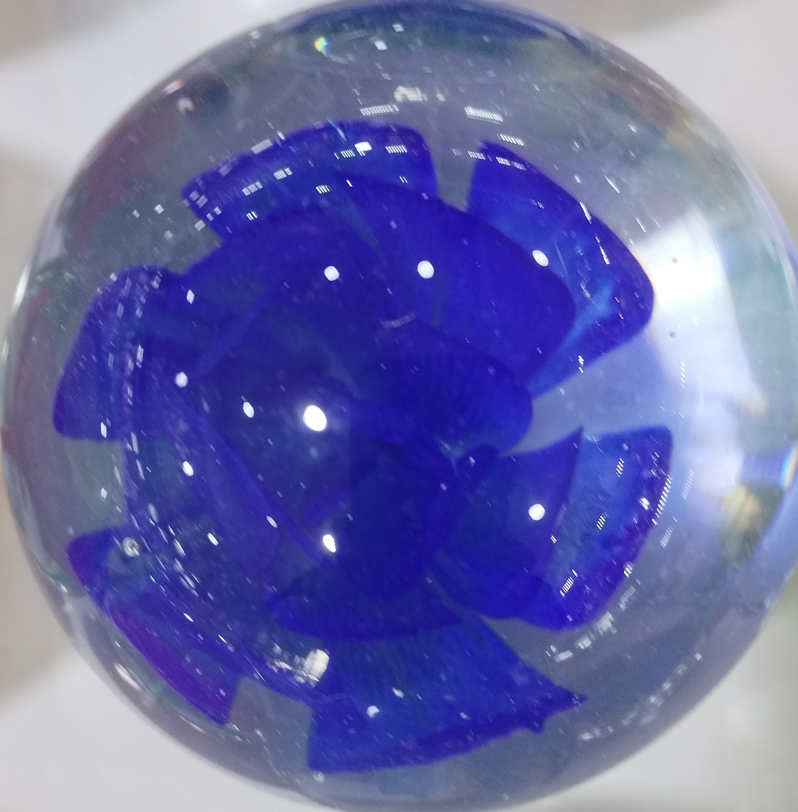 深蓝色大花扎花琉璃球纯手工制作摆件