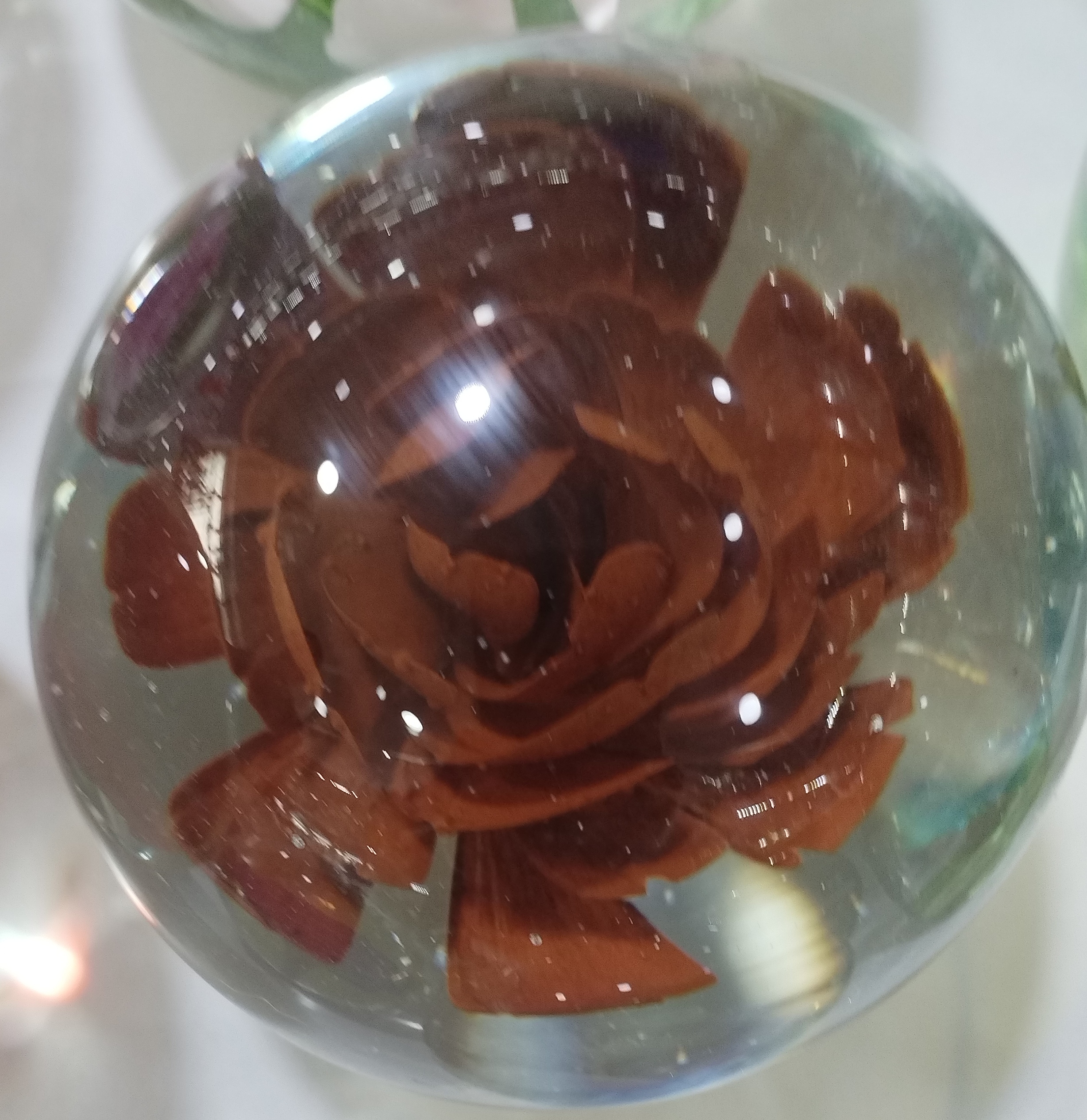 手工琉璃深红色扎花琉璃球桌面摆件