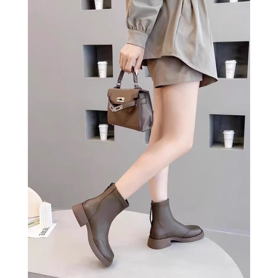 短筒百搭显瘦时装靴女时尚秋冬软皮软底防滑靴子加厚保暖马丁靴女