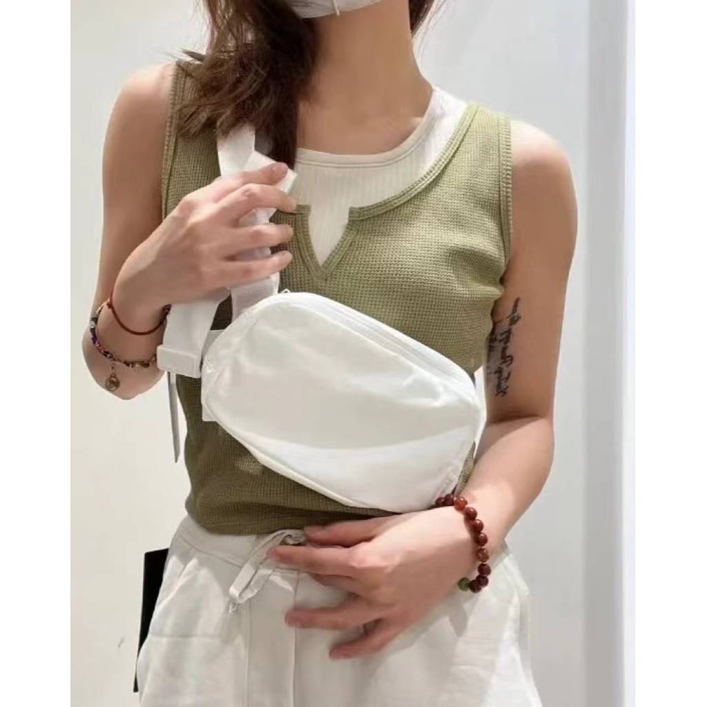 小腰包 白 运动斜挎腰包 001