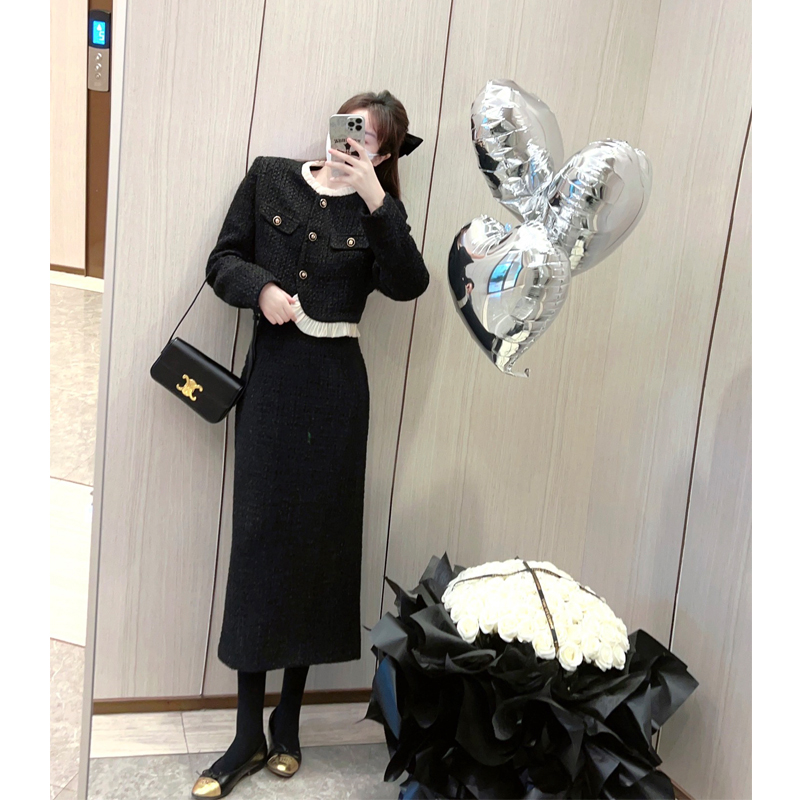 高级香风连衣裙子女装2023新款爆款小个子秋冬季穿搭两件套装长裙