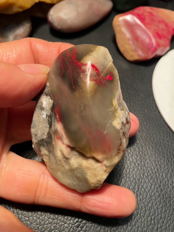 昌化鸡血石，重69克