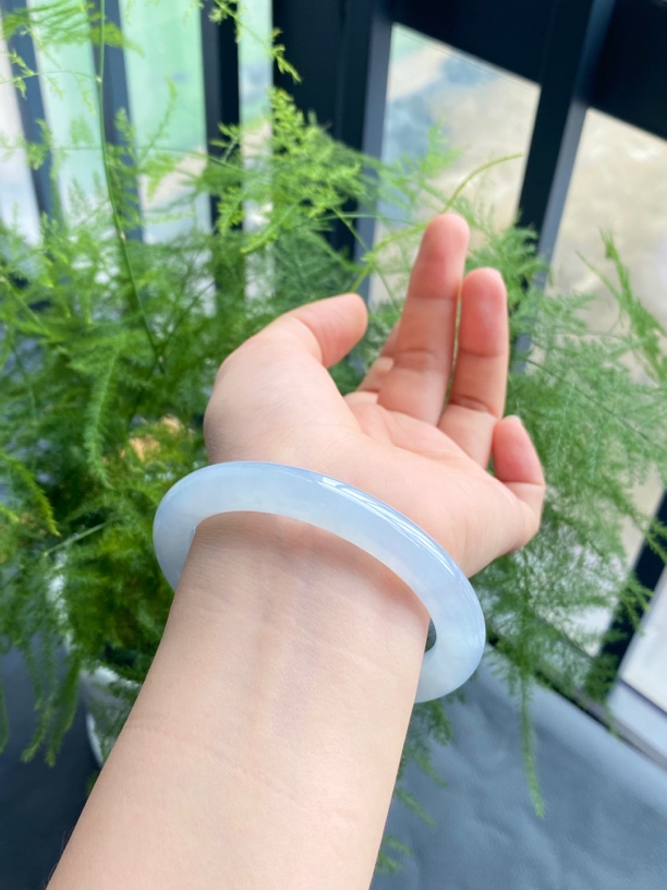 57圈口天然缅甸A货果冻冰胶底翡翠手镯