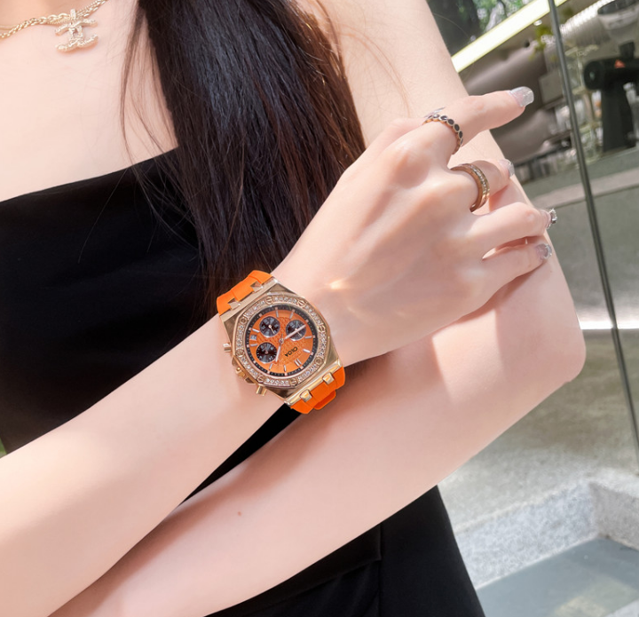 【橡树系列】女士轻奢镶钻三眼六针多功能女表-666