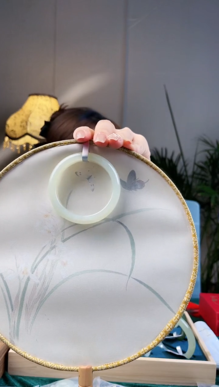 【闪购商品】和田玉手镯未镶嵌4