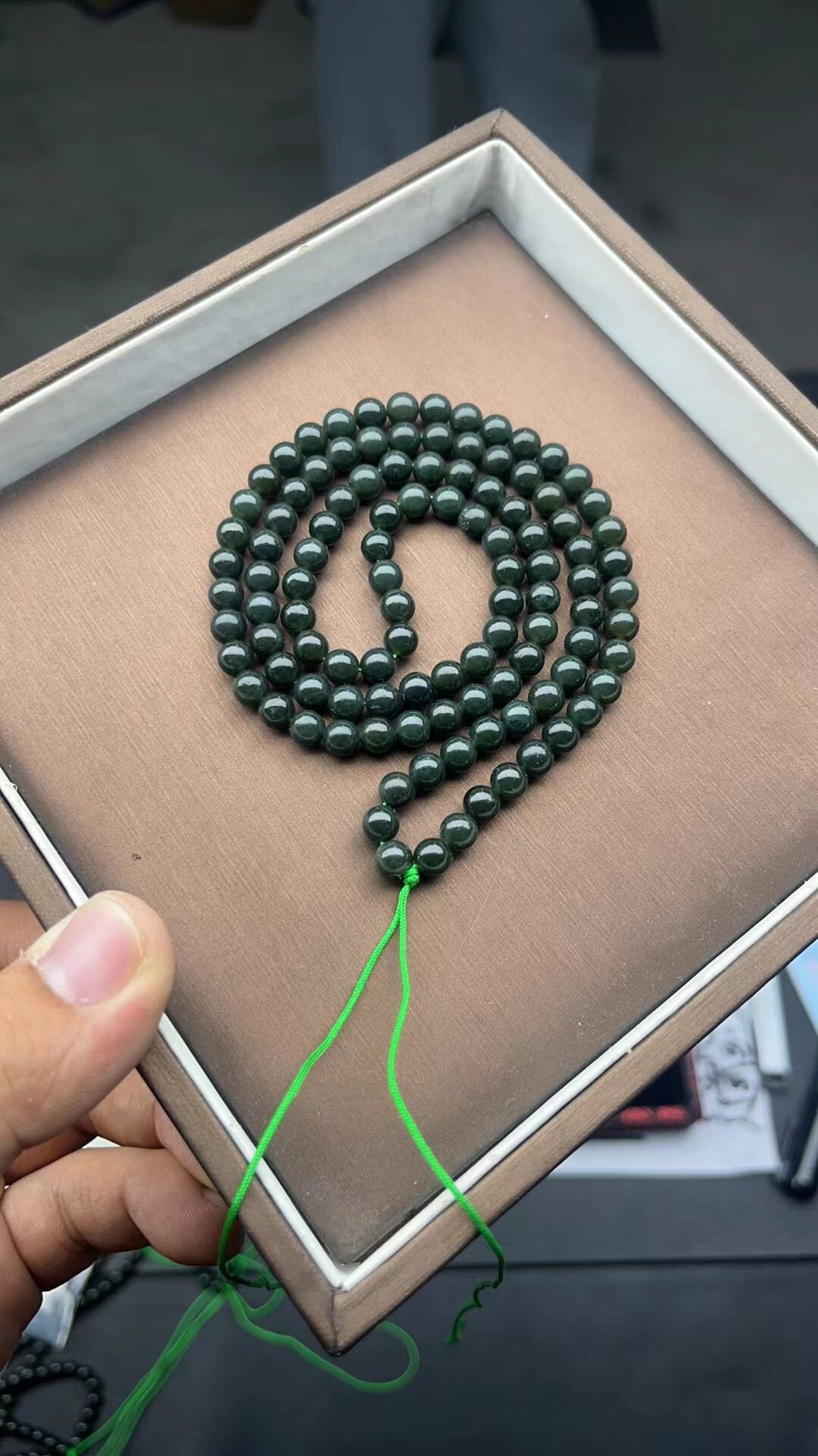 和田玉青海格尔木黑油青 青玉108卡6链子 多样性发一