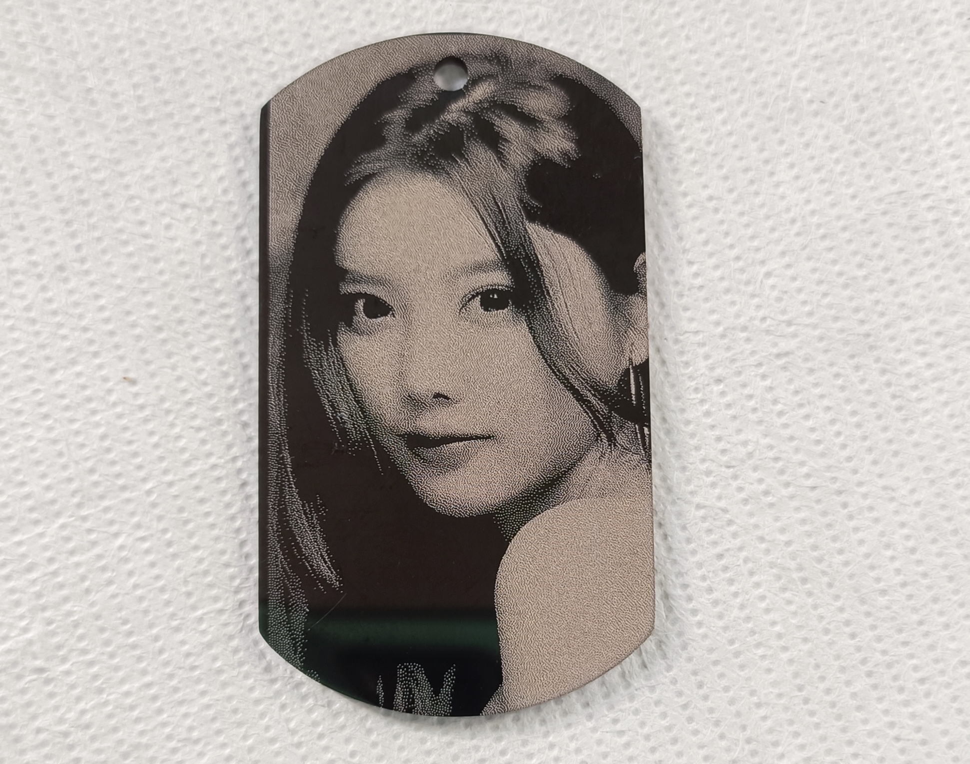 定制激光雕刻钛钢金属照片