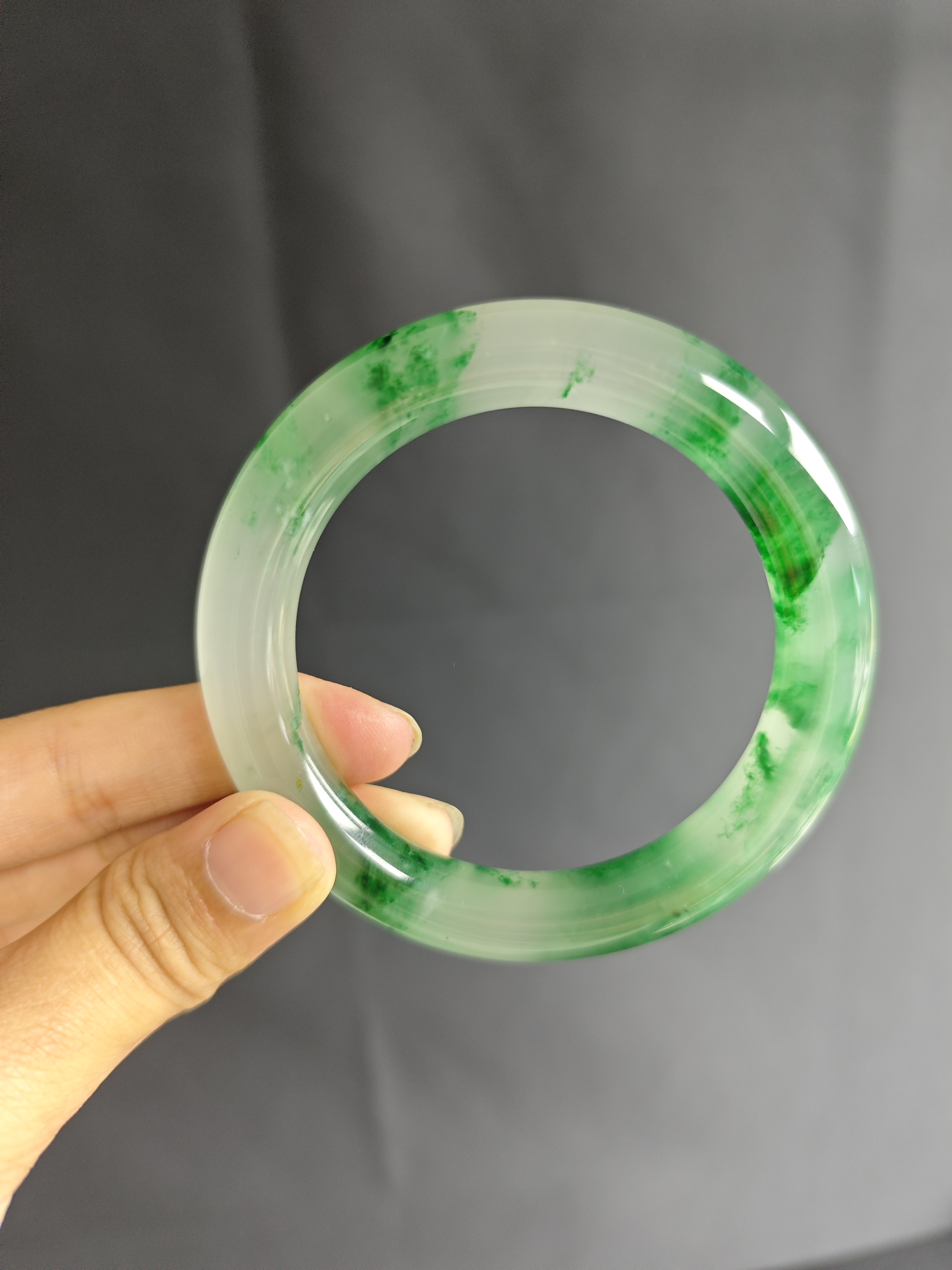 源头批发天然A货非洲翠 高冰飘花圆条玉手镯圈口齐全国风搭配