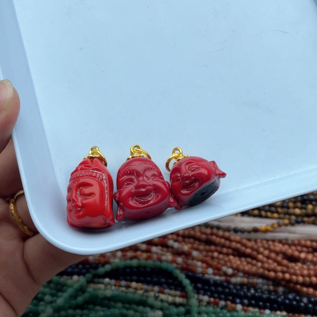 玛瑙/玉髓珠宝半成品合金一个装红精灵雕刻件