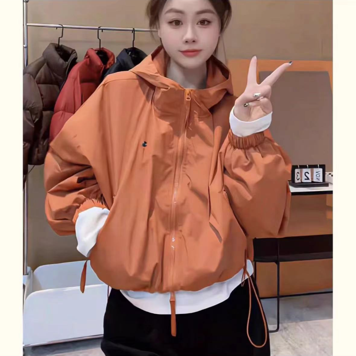 【Y-01】春秋款连帽拉链短款加厚休闲下摆抽绳休闲长袖冲锋衣外套女