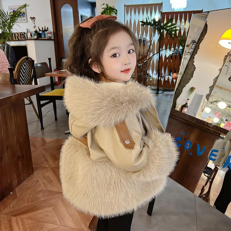 女童外套秋冬款2023新款宝宝冬季洋气皮衣儿童上衣小女孩皮草冬装