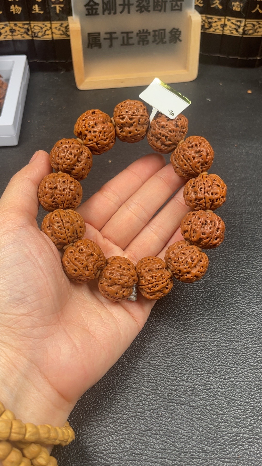尼泊尔大金刚，纯血蜂王，高油高密。