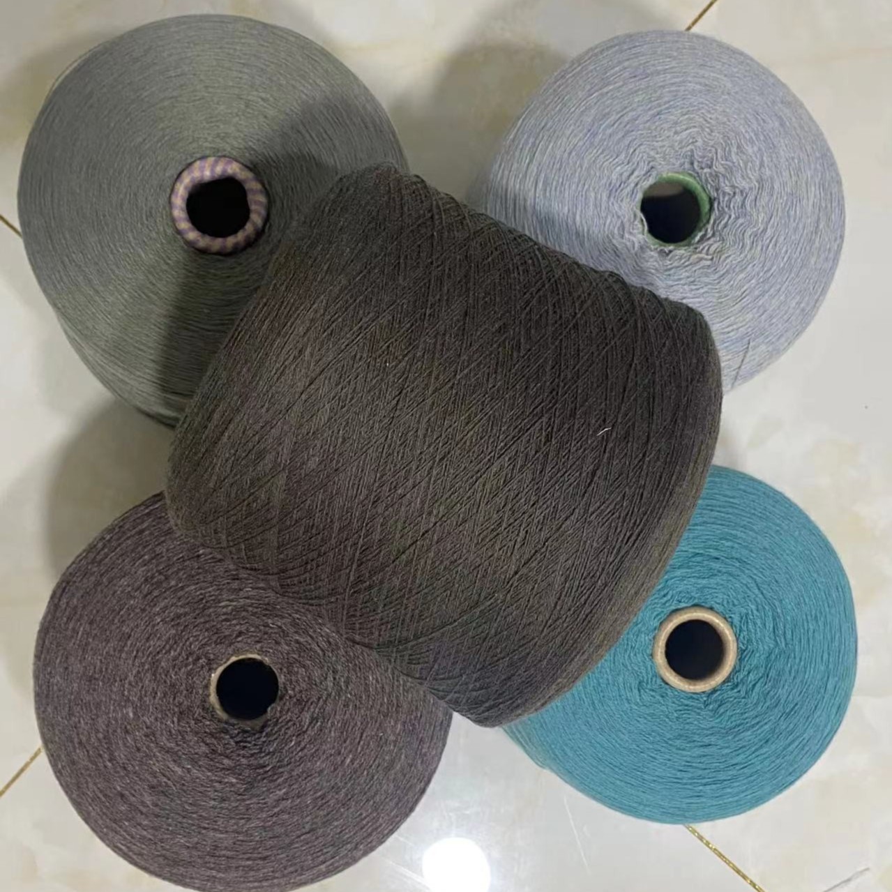 小琪毛线处理 各种羊绒羊毛柔软手编机织工厂尾货绒毛织毛衣细线