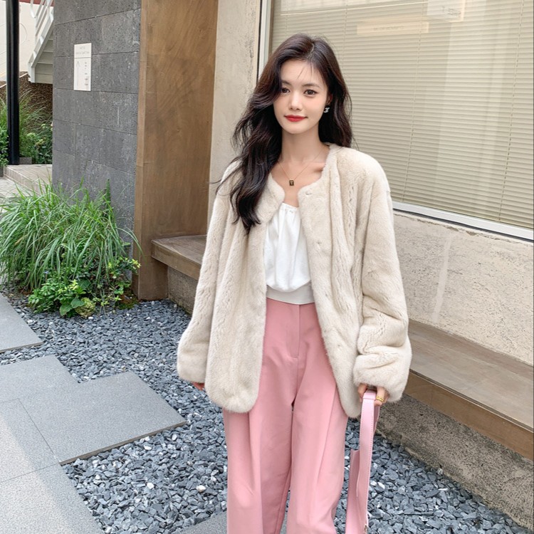 冬季新品进口整貂女圆领年轻慵懒风休闲外套短款宽松水貂时尚百搭