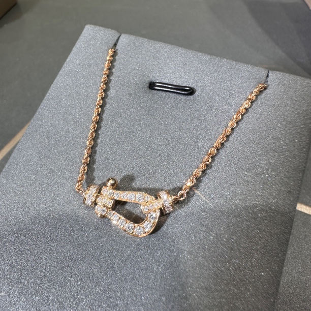 Meizuo珠宝【高定款】18K金天然钻石中号马蹄项链