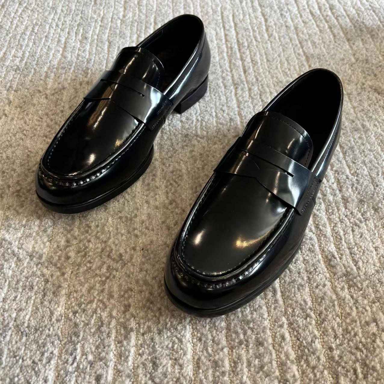 休闲皮鞋L05轻商务胎摔牛皮男士黑色时尚百搭春季休闲鞋日常轻便