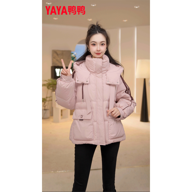 YAYA/鸭鸭条纹短款羽绒服女士冬季时尚宽松连帽鸭绒休闲保暖外套