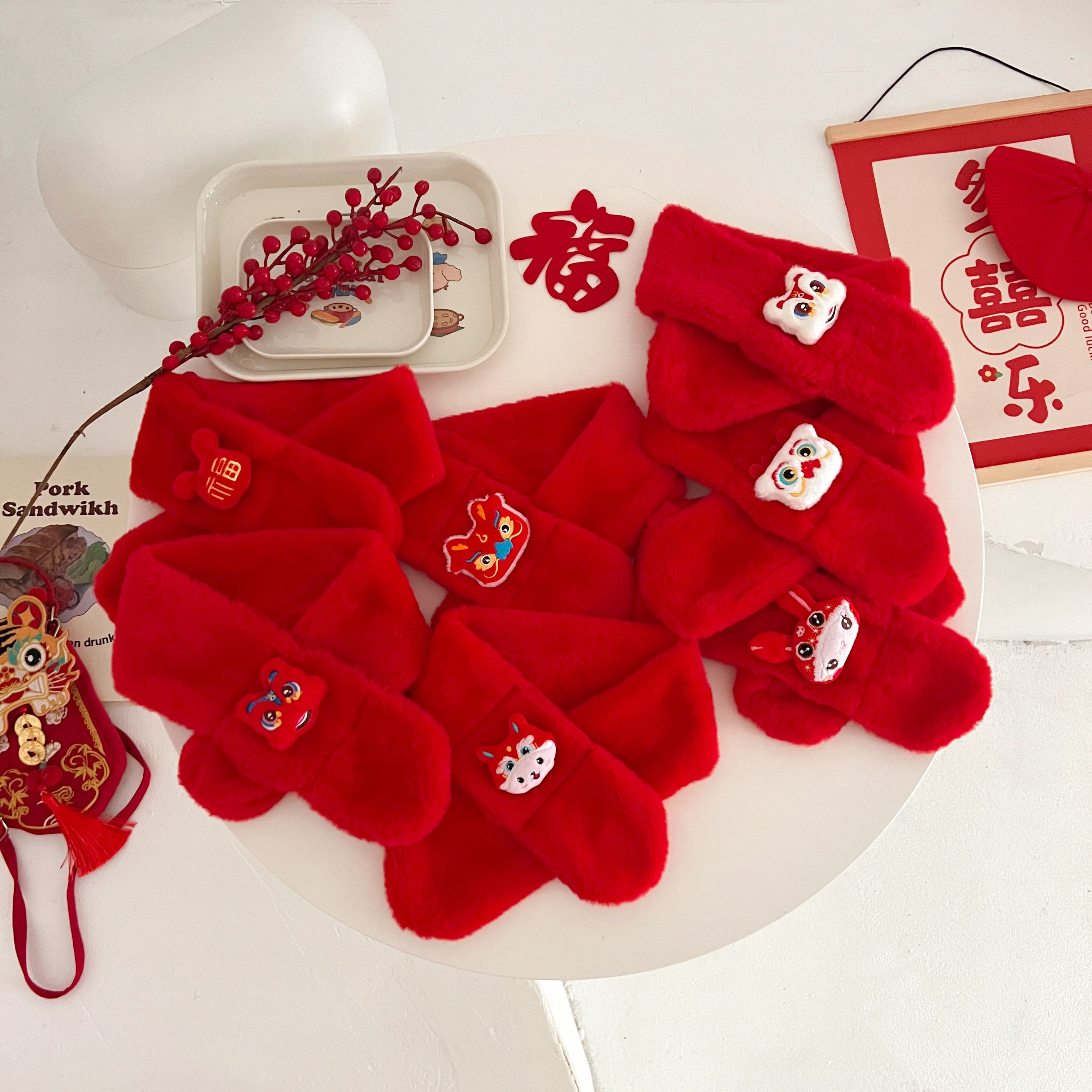 平安喜乐~新年红色婴儿喜庆毛绒围巾宝宝保暖交叉卡通冬季儿童1
