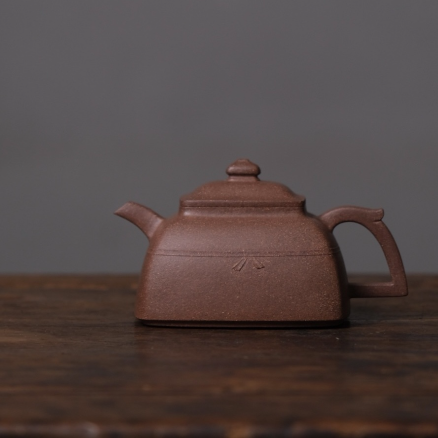 泽物 实力派陶手童康 新品 鸣远束带 老段泥 170cc 全手工紫砂壶