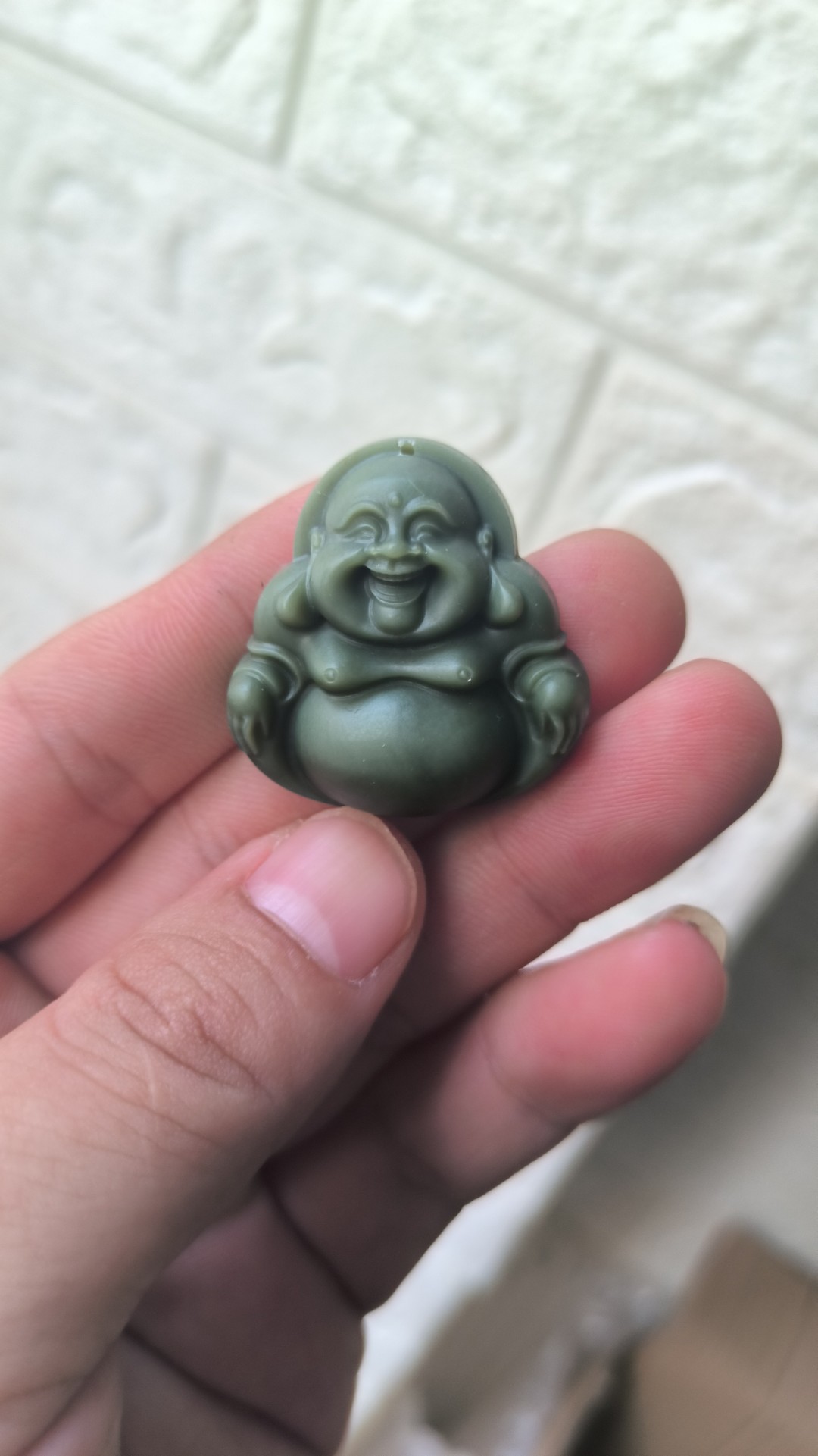 碧玉女款时尚雕刻精美粉青吊坠