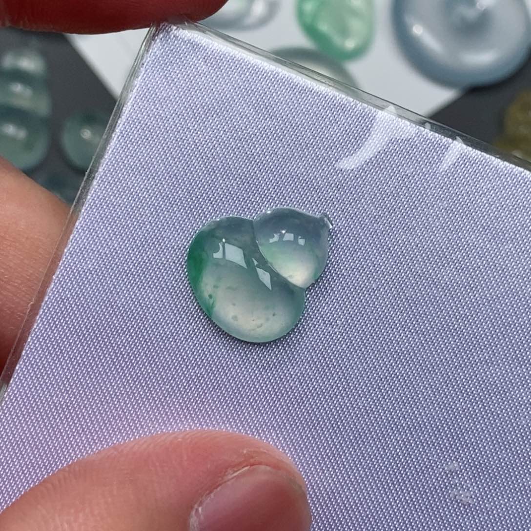 翡翠颈饰未镶嵌葫芦