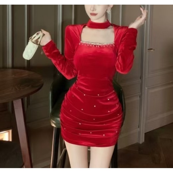 新款时尚性感气质钉钻捏褶方领丝绒包臀连衣裙LYQ10159