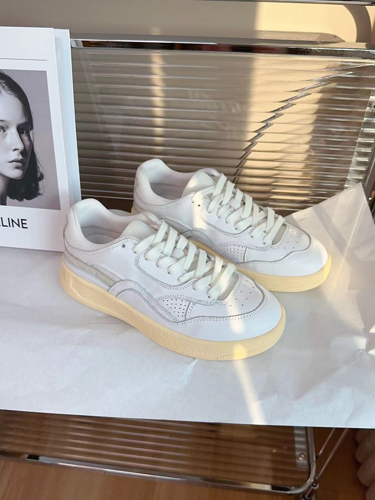 秋冬新款  里外真皮  奶油风小白鞋 板鞋 单鞋