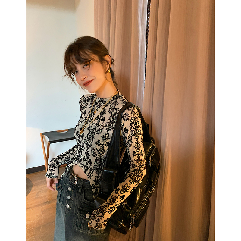 【暗香】镂空勾花长袖T恤2023年新款修身上衣2603