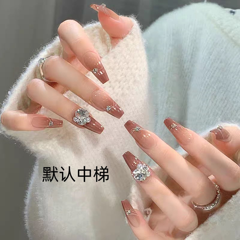 {纯手工}新款异形尖底水晶钻温柔渐变穿戴美甲 