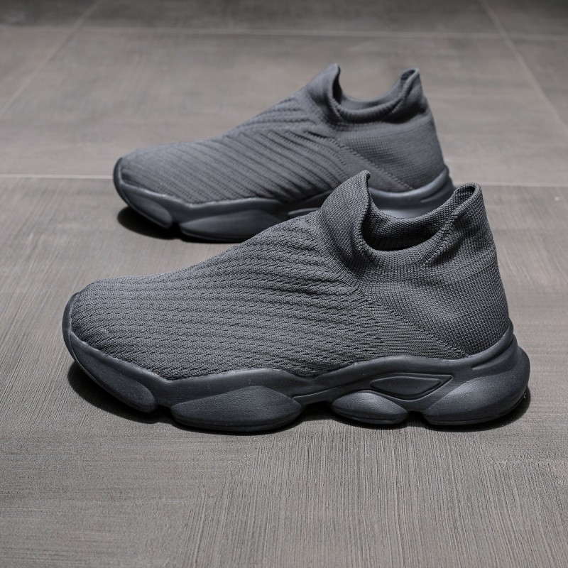 霞湖世家 出入平安健步鞋百搭轻便透气飞织时尚袜子潮鞋男鞋 -001