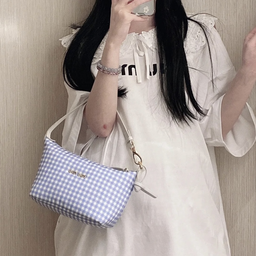 95新 MIU MIU/缪缪 只盒/miumiu芯片款小清新蓝白格子饭盒包