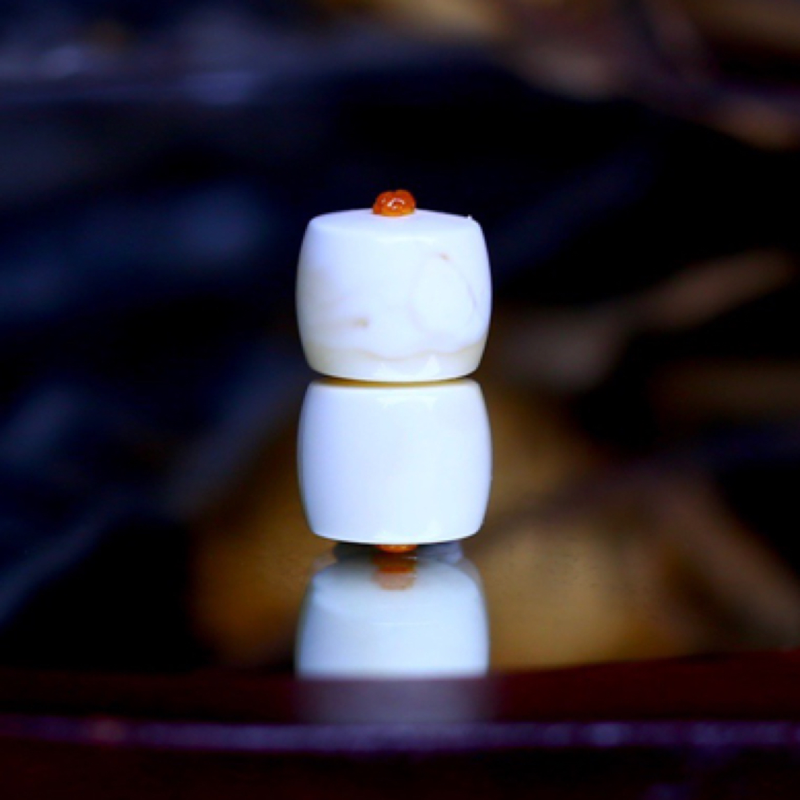 8mm俄料白蜡精工直切对珠，蜡质瓷实玩不脏，（多样性发其一）