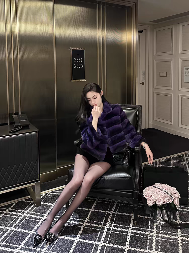 獭兔女款休闲中长款气质纽扣走秀单件潮流外套女装绿色百搭宽松