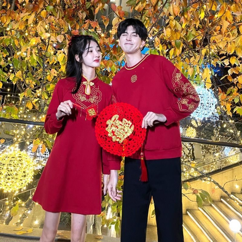 红色新年装中国风设计情侣装卫衣女连身裙本命年洋气拜年男女套装