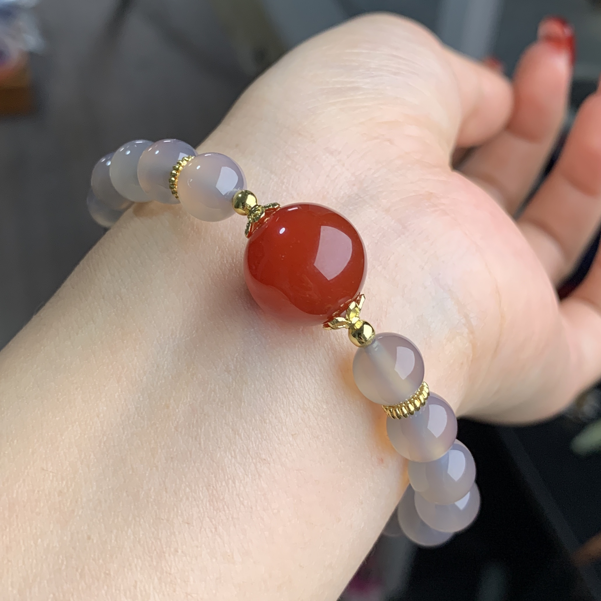 天然玛瑙烟紫色冰透卡8mm左右手串显白通用百搭