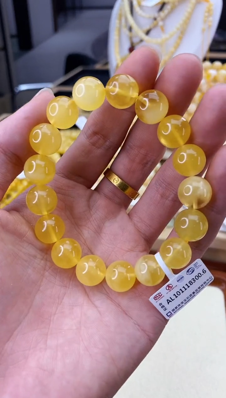 【闪购商品】琥珀裸石未镶嵌福利手串519