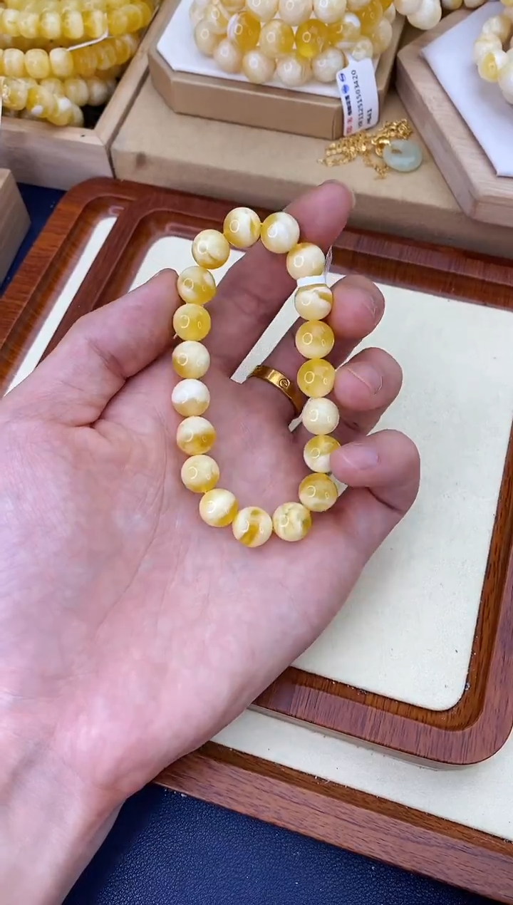 【闪购商品】琥珀裸石未镶嵌福利手串302