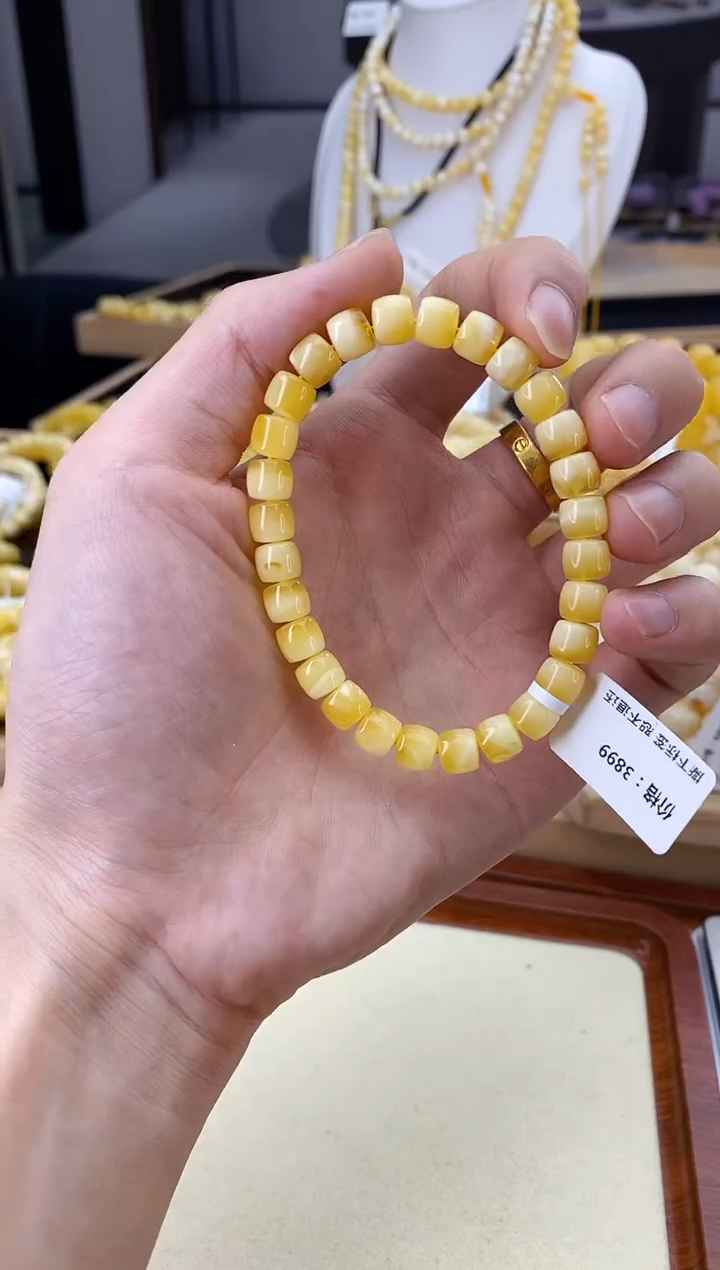 【闪购商品】琥珀裸石未镶嵌福利手串173