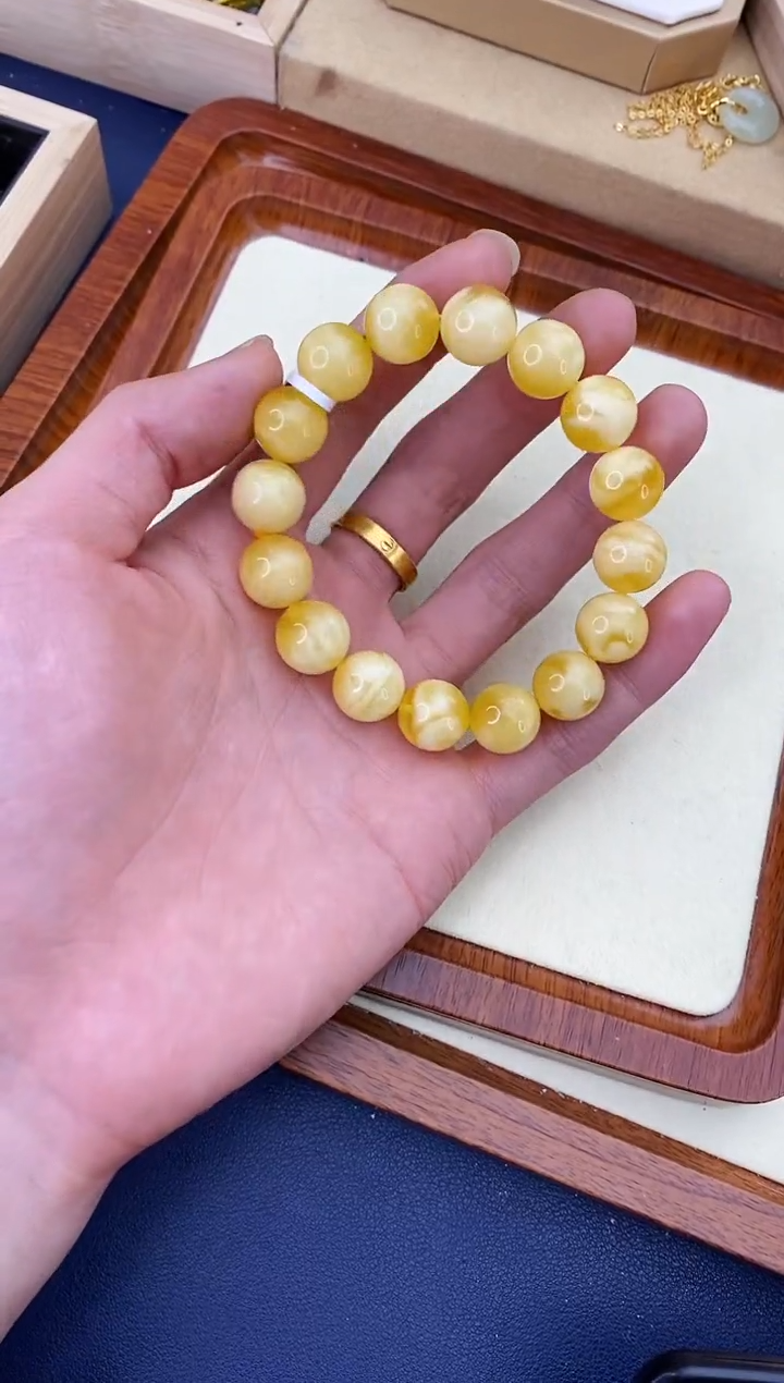 【闪购商品】琥珀裸石未镶嵌福利手串484