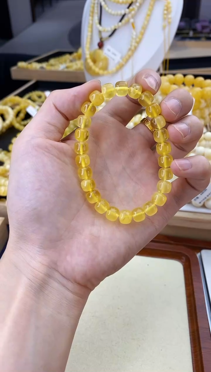 【闪购商品】琥珀裸石未镶嵌福利手串【多样性发货】173