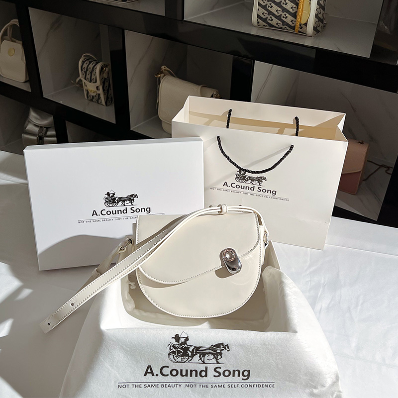 A.Cound Song真皮马鞍包包女2023新款早秋半圆腋下单肩斜挎包小众