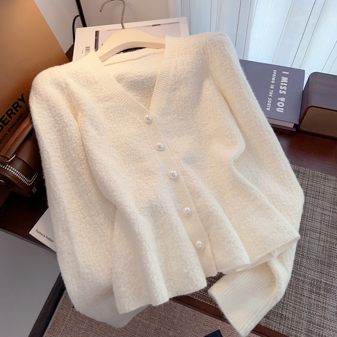 小香风V领长袖针织开衫女法式高级感加厚毛衣上衣秋冬2024年新款