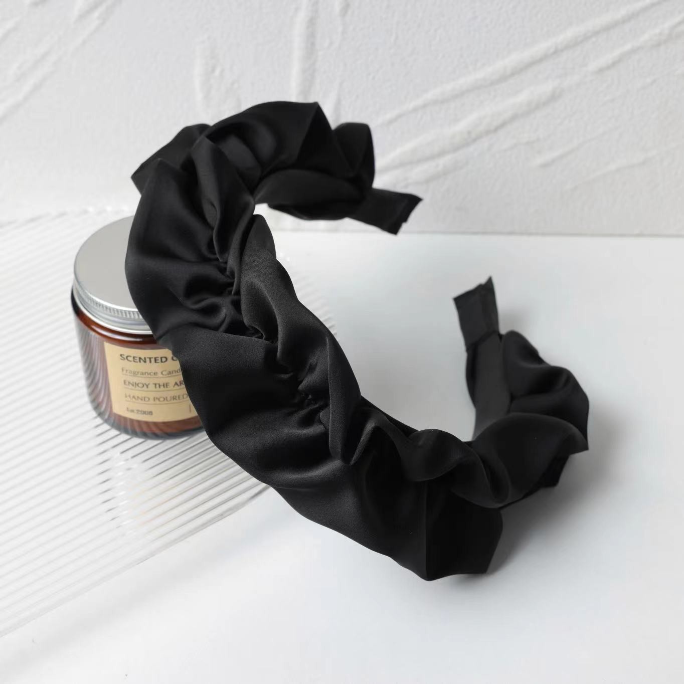 高级黑色布艺褶皱洗脸发箍宽边褶皱高颅顶显脸小简约纯色缎面发卡