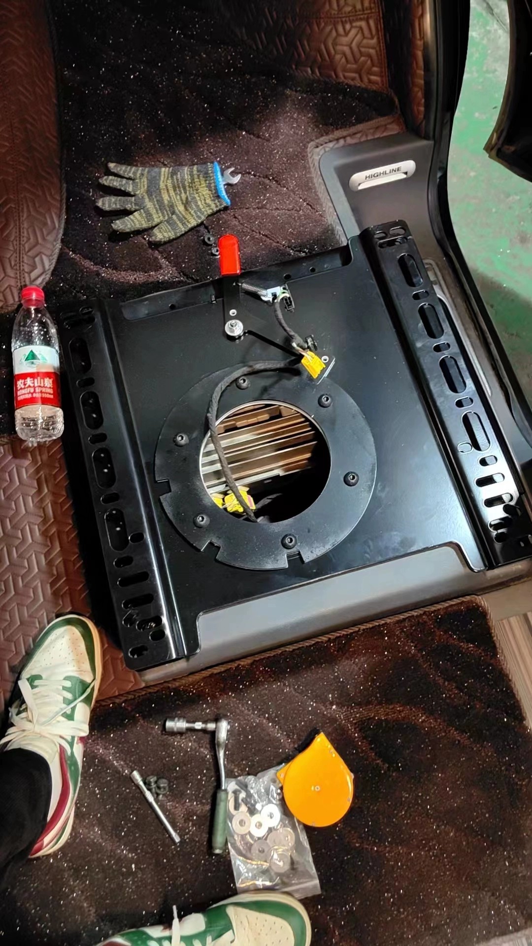 迈特威主副驾座椅改装旋转底架，凯路威全顺罗伦士主副驾改旋转