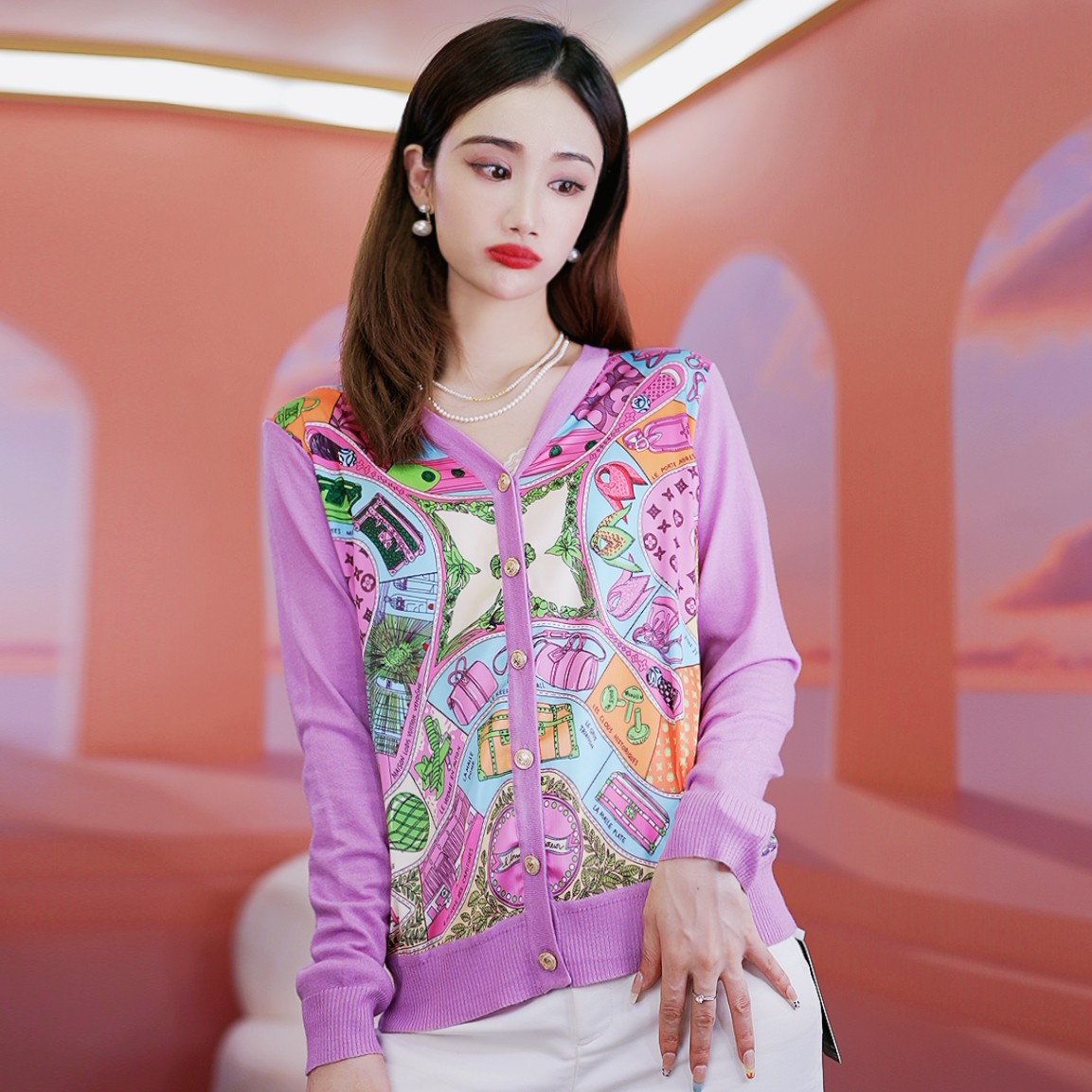 深圳南油“四叶草箱包”桑蚕丝上衣真丝拼羊毛手工缝盘针织开衫外套