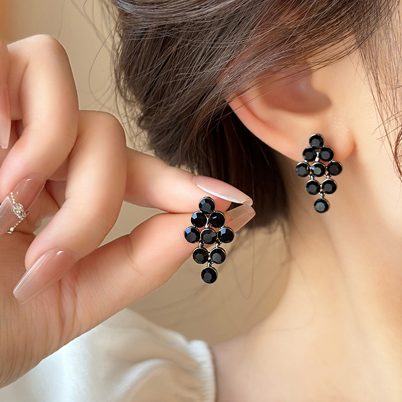 合金耳饰 黑色流苏女高级感轻奢小众新款爆款气质法式
