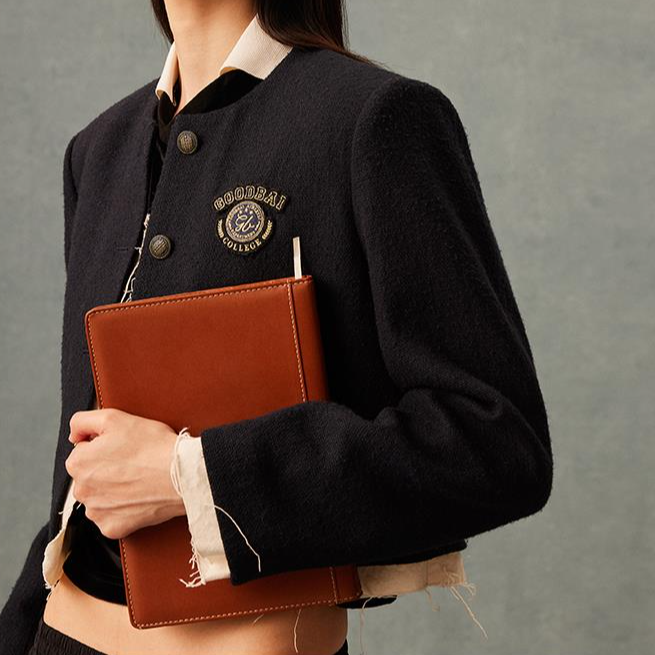 GOODBAI athletic学院logo刺绣拼接薄垫肩假两件西服长袖短款