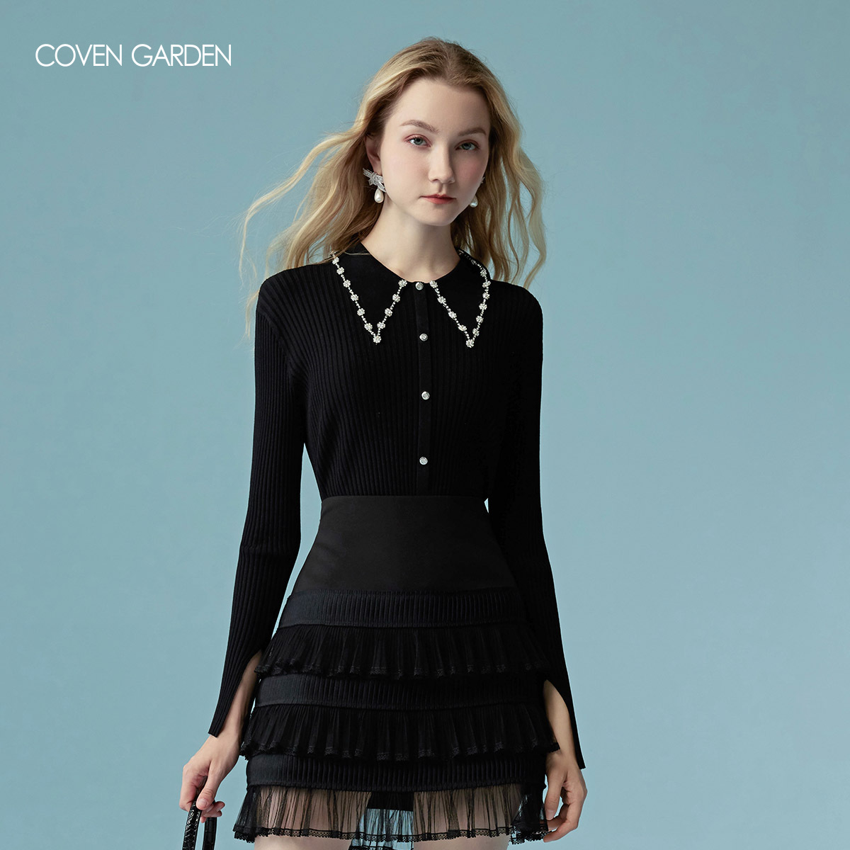 【哥文花园】黑色娃娃领端庄职场针织衫女 CLA1033400